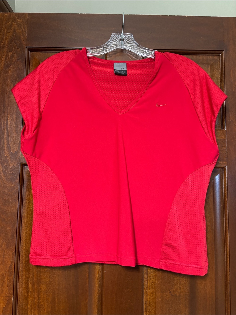 Nike Women’s Red V-Neck Short Sleeve Athletic Tee